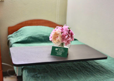 Guest welcome card and flowers
